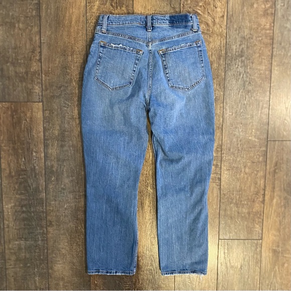 abercrombie curve love ultra high rise ankle straight jean in medium destroy - Picture 4 of 6